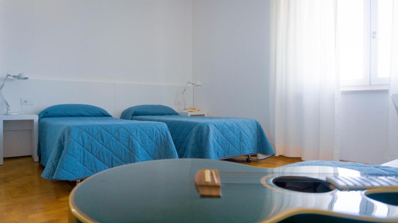 Hotel Mistral أوريستانو المظهر الخارجي الصورة