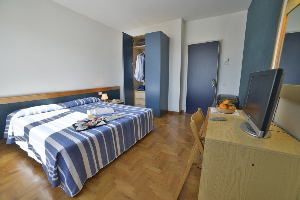 Hotel Mistral أوريستانو المظهر الخارجي الصورة